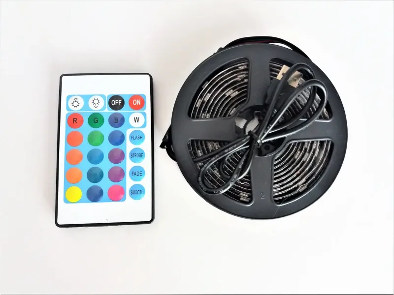 Стрічка світлодіодна RGB 5050 5м з пультом для підсвічування телевізора, монітора, меблів від USB