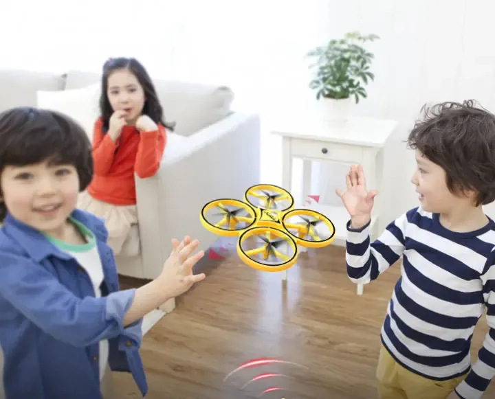 Квадрокоптер Tracker з керуванням від руки жестів, LED підсвічування