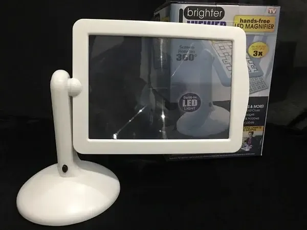 Універсальна настільна лупа з LED підсвічуванням - Brighter Viewer Hands