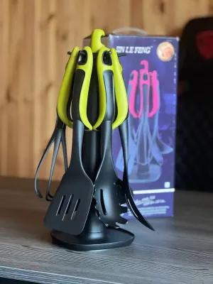 Набір кухонного приладдя ЗЕЛЕНИЙ KITCHEN TOOLS, 7 предметів Кухонний набір з підставкою