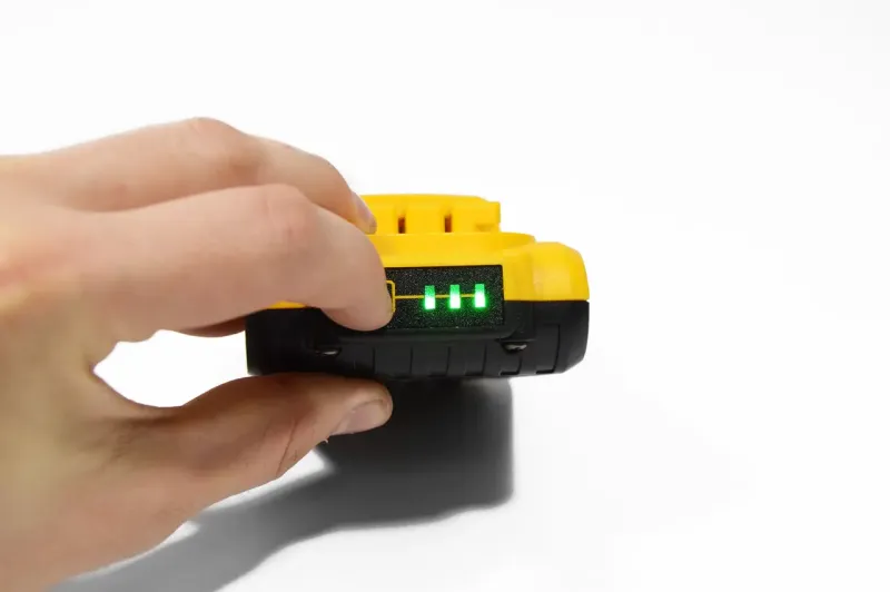 Акумуляторний шуруповерт 24V з набором інструментів у кейсі, Шуруповерт