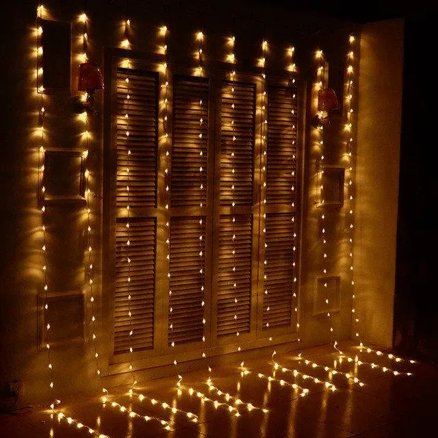 Гірлянда штора "Водоспад" на вікно, теплий білий колір свічення