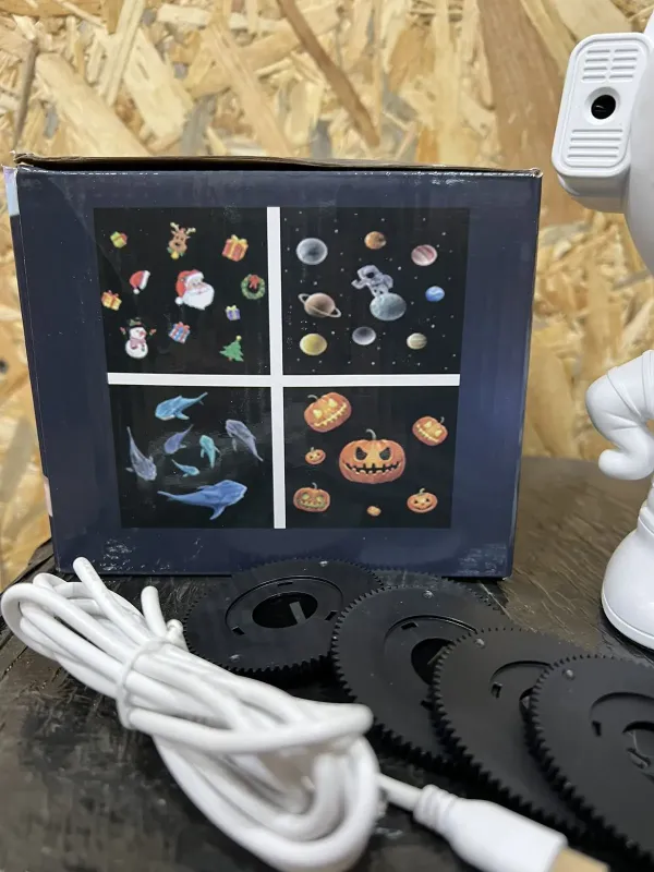 Лазерний нічник-проектор Астронавт зоряне небо з картриджем