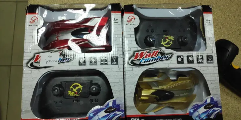 Антигравітаційна машинка Wall Climber Racer