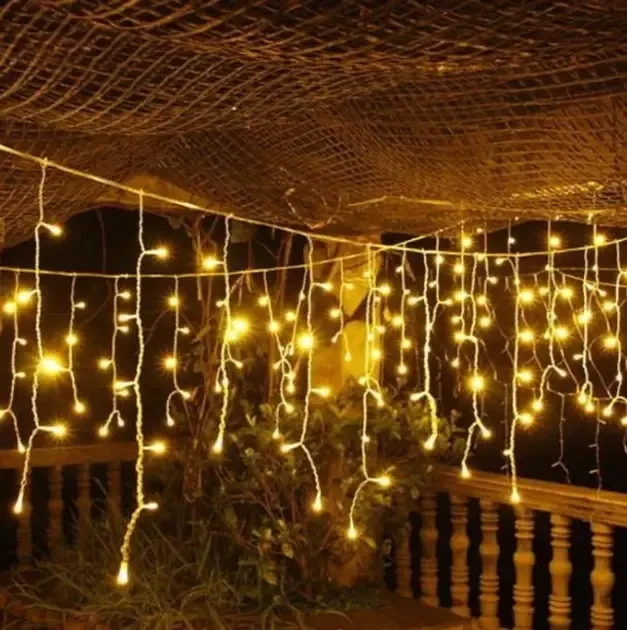 Теплий білий Новорічна святкова гірлянда бахрома 120 Led прозорий провід 3х0.5 м