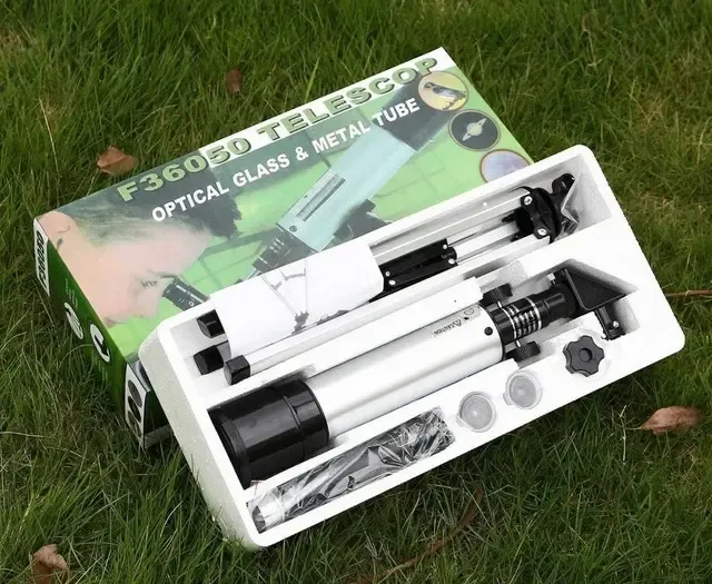 Астрономічний телескоп для спостережень за космосом зі штативом UKC A36050