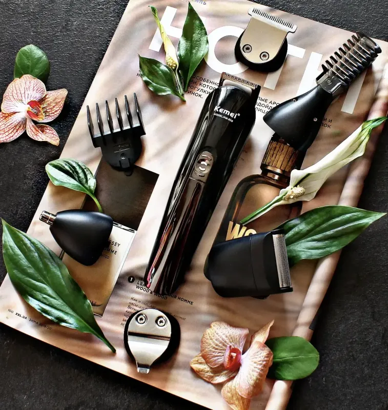 Бритва, триммер, машинка для стрижки волосся Kemei KM-600 тримвер з підставкою.