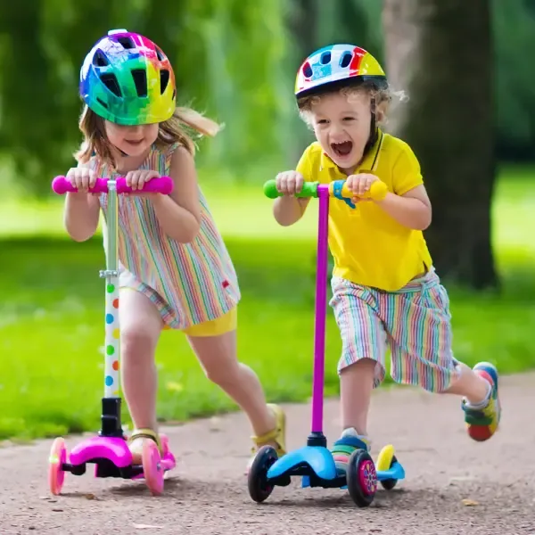 зелений Триколісний самокат з колесами, що світяться