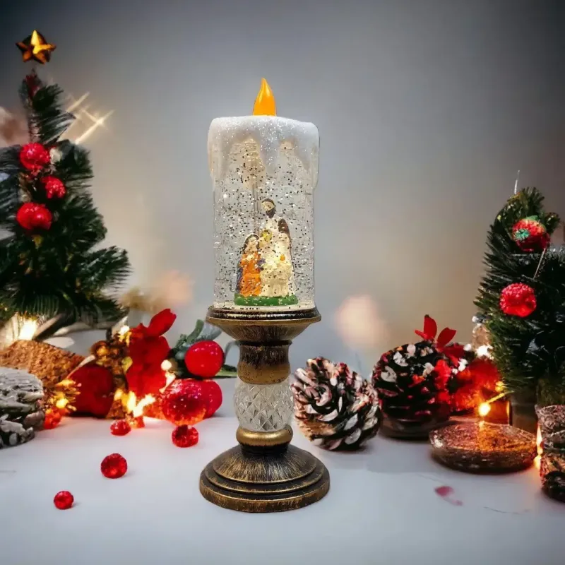 Діва-Марія Декоративна новорічна LED свічка зі снігом, 25см, від батарейок та USB
