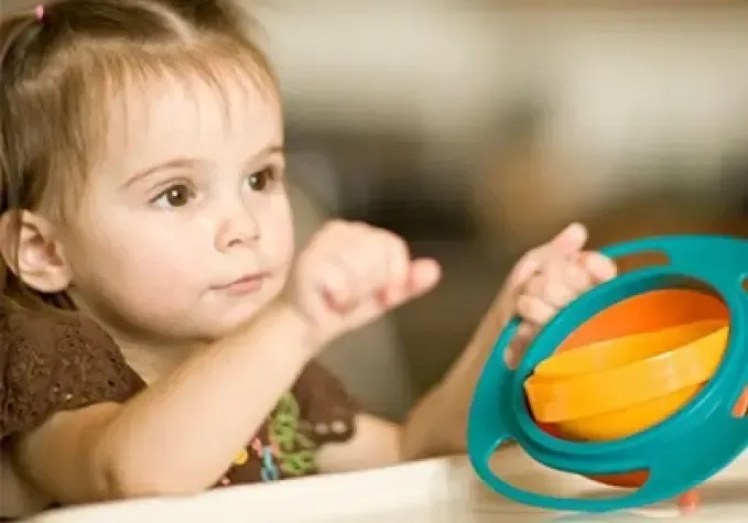 Дитяча тарілка-непроливайка "Universal Gyro Bowl", тарілка непроливайка неваляшка, посуд для дітей