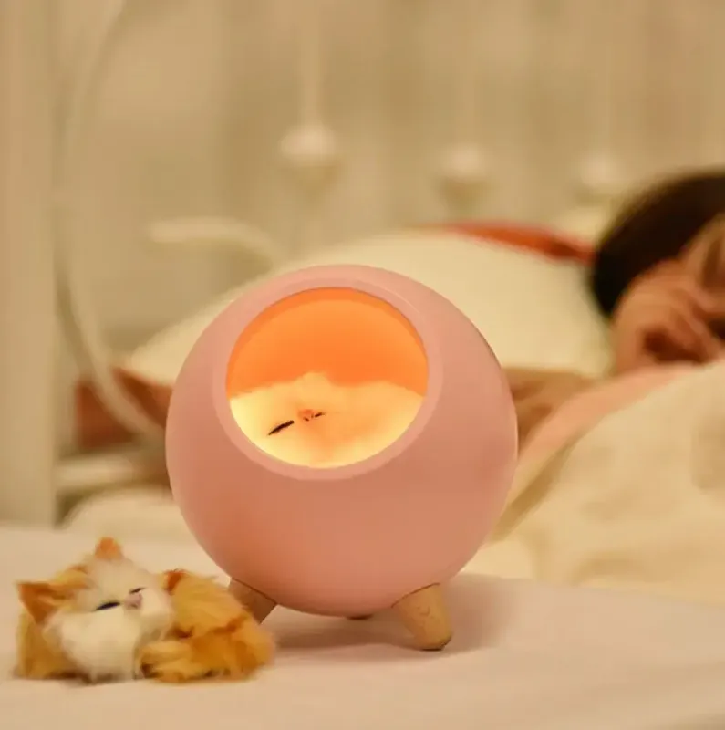 Дитячий настільний нічник будиночка з регулюванням яскравості "Котик"