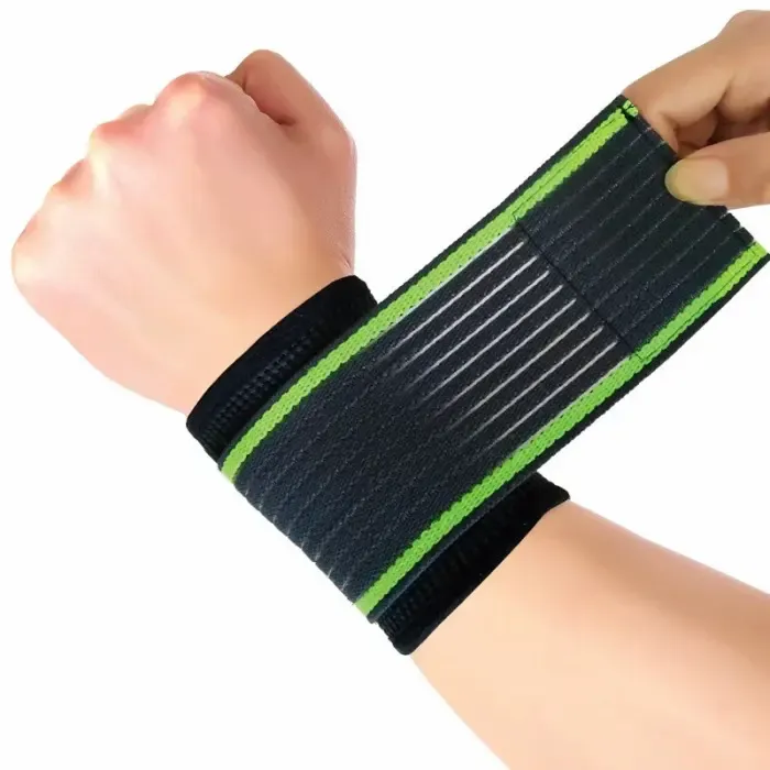 Еластичний фіксатор зап'ястя (напульсник) регульований бандаж зап'ястя