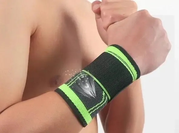 Еластичний фіксатор зап'ястя (напульсник) регульований бандаж зап'ястя