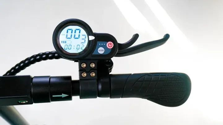 Електросамокат Maraton Tesla 6500 (1300W, 48v13AH, 60-70km)