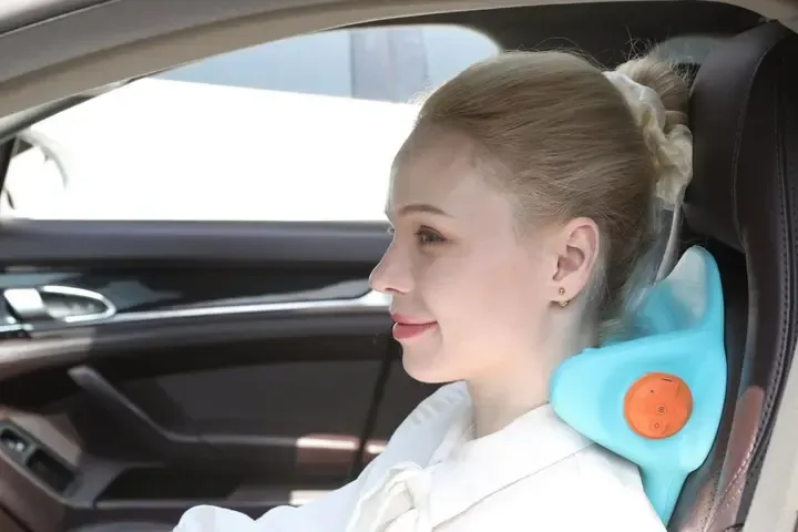 Електричний масажер для шиї LY-471 SPIN PILLOW для зняття м'язової напруги