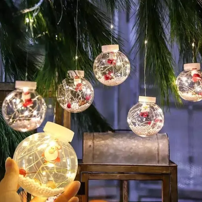 Гірлянда завіса штора Кулі з наповненням Дід Мороз, 3м, 10 куль LED USB