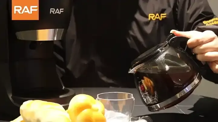 Кавоварка крапельна RAF R112
