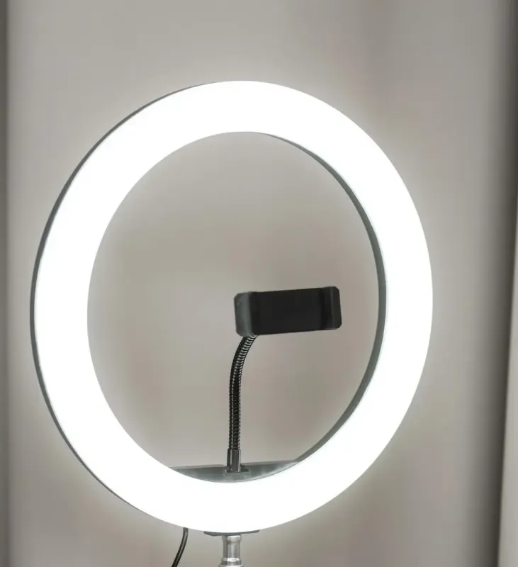 Кільцева лампа RING FILL LIGHT 26 С на штативі з утримувачем телефону