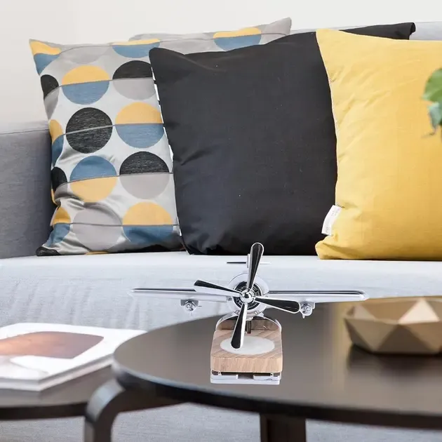 Креативний автомобільний освіжувач, ароматизатор повітря у вигляді літака з пропелером, що обертається, від сонячної панелі