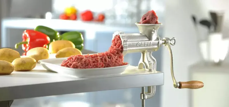 Кухонна м'ясорубка механічна побутова алюмінієва ручна для приготування фаршу