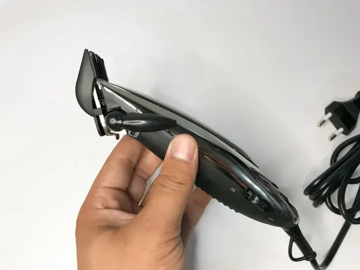 Машинка для стрижки волосся GEMEI GM 813