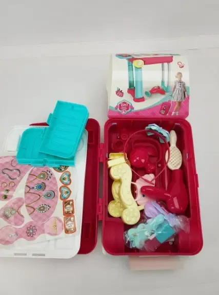 Набір для макіяжу дитячий HAPPY DRESSER з висувною валізкою