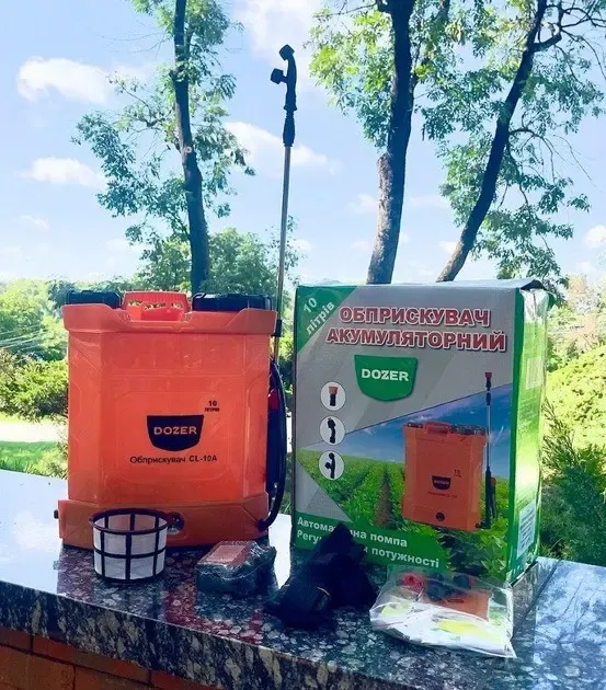 Обприскувач садовий акумуляторний на 10 літрів Dozer CL-10A