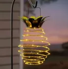 Підвісний світильник на сонячній батареї у вигляді ананасу