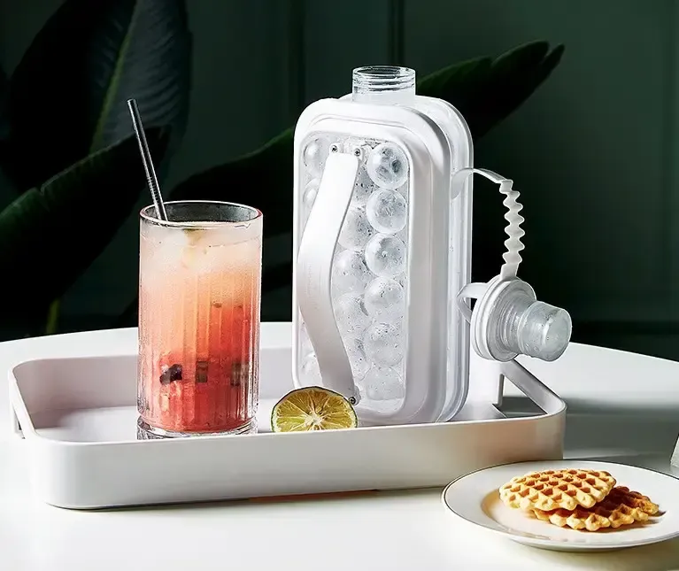 Портативна силіконова форма для льоду пляшка 2 в 1 ICE CUBE TRAY складана на 17 кульок