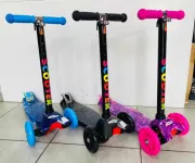 Самокат Scooter з підсвічуванням коліс для дівчинки та хлопчика 3 кольори