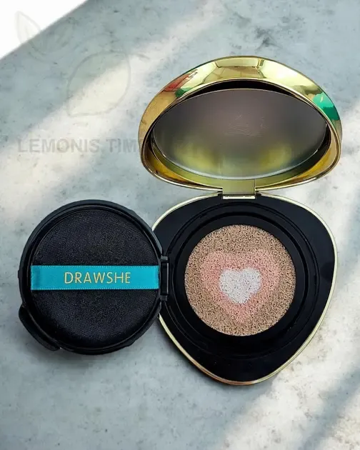 Кушон для обличчя, зволожуюча тональна основа / Крем-кушон для догляду за шкірою Drawshe Blue Diamond