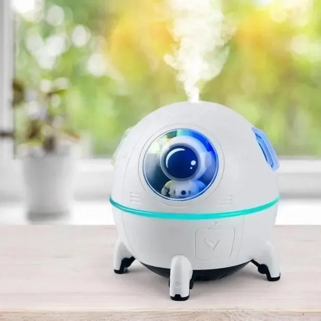 Зволожувач – аромадифузор Humidifier Астронавт 2в1 220мл з підсвічуванням