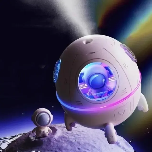 Зволожувач – аромадифузор Humidifier Астронавт 2в1 220мл з підсвічуванням