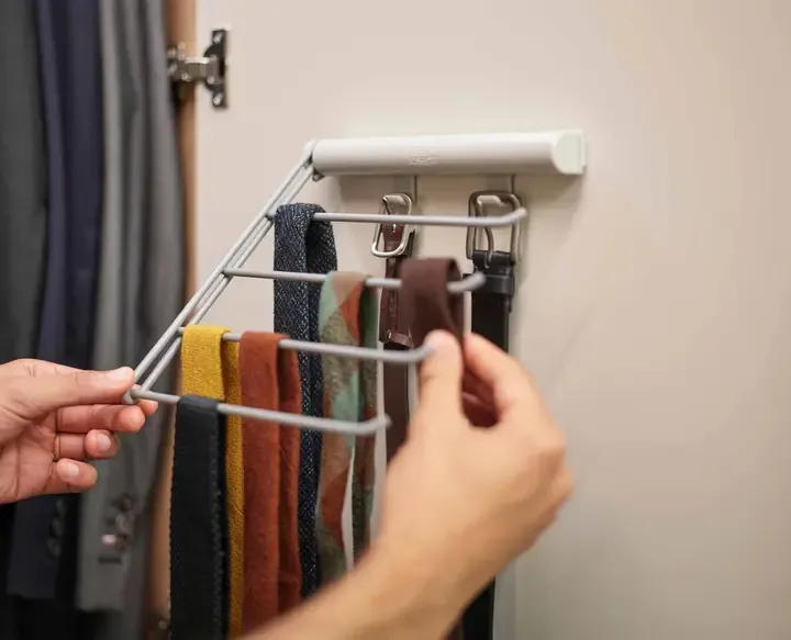 Вішалка універсальна для краваток та ременів HOOK AND 1-32