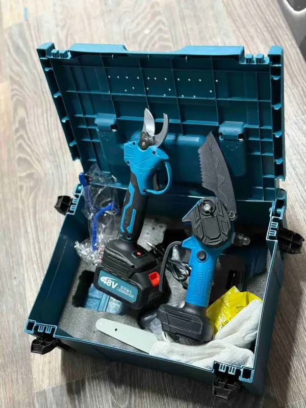 Набір 2в1 ланцюгова пилка 6 дюймів та секатор 48V в кейсі з 2 акумуляторами для обрізки дерев та чагарників