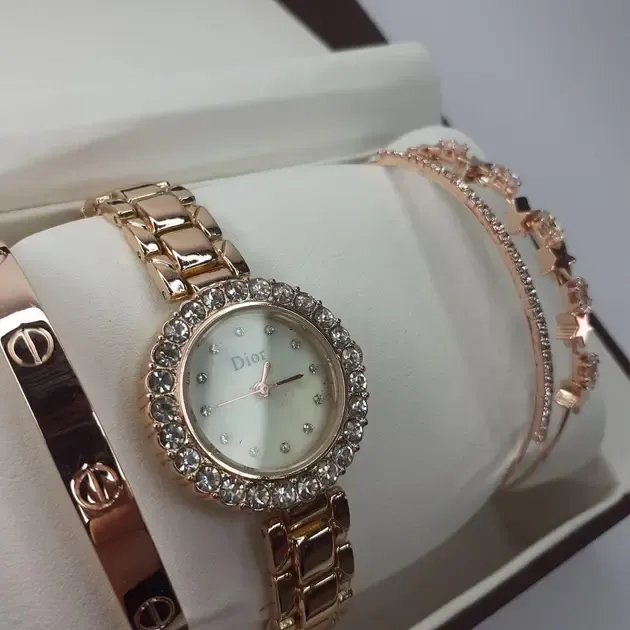 Жіночий подарунковий набір ювелірні вироби Кулон, годинник, браслет у подарунковій упаковці W1-D1