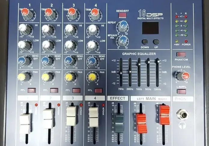 Звуковий пульт мікшерний  MX 4200D-2A аудіокшер звуковий пульт мікшерний 4-канальний підсилювач